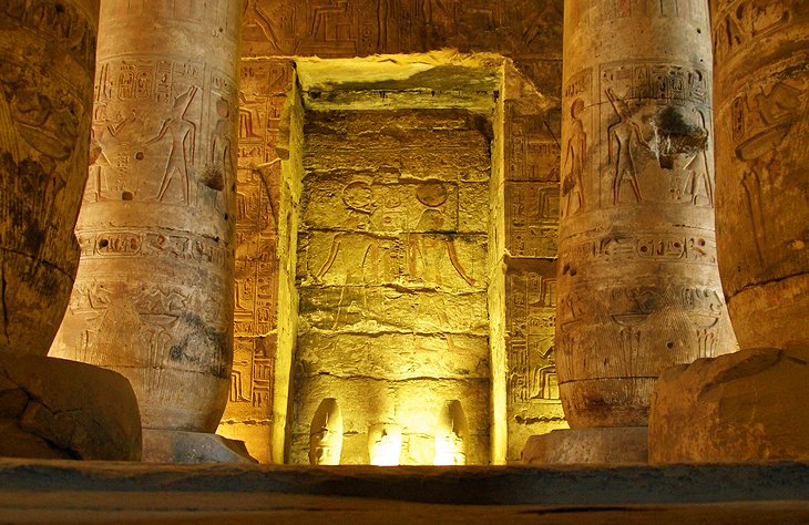 egypt-abydos-temple-of-seti-i-interior-2