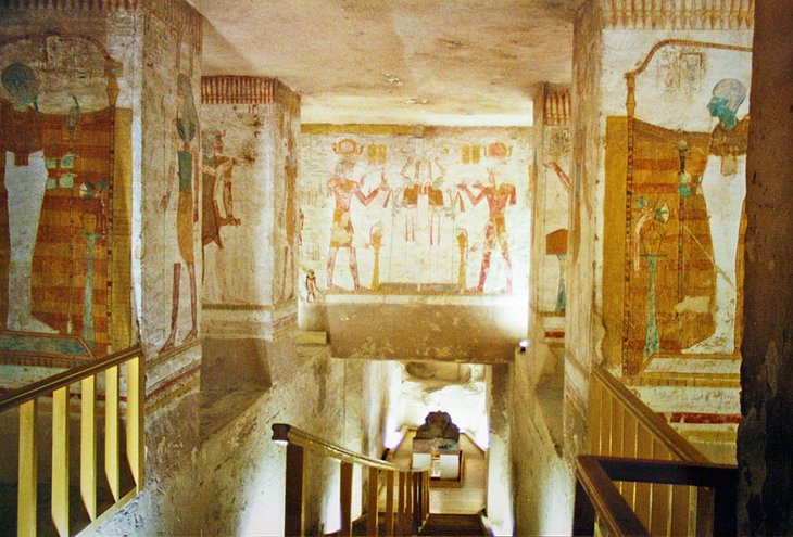 egypt-valley-of-the-kings-exploring-visitors-guide-tomb-seti-2